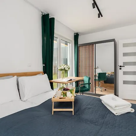 With Garden Dmowskiego 81 By Renters * Познань