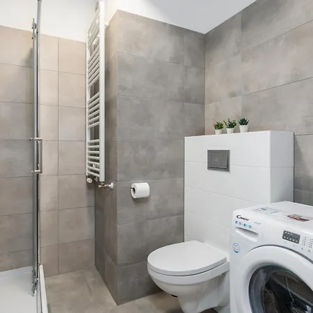 With Garden Dmowskiego 81 By Renters