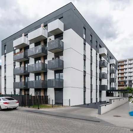 With Garden Dmowskiego 81 By Renters Appartement Poznań