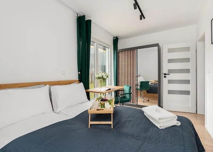 With Garden Dmowskiego 81 By Renters * Poznań