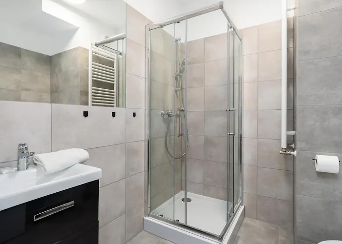 With Garden Dmowskiego 81 By Renters Apartamento