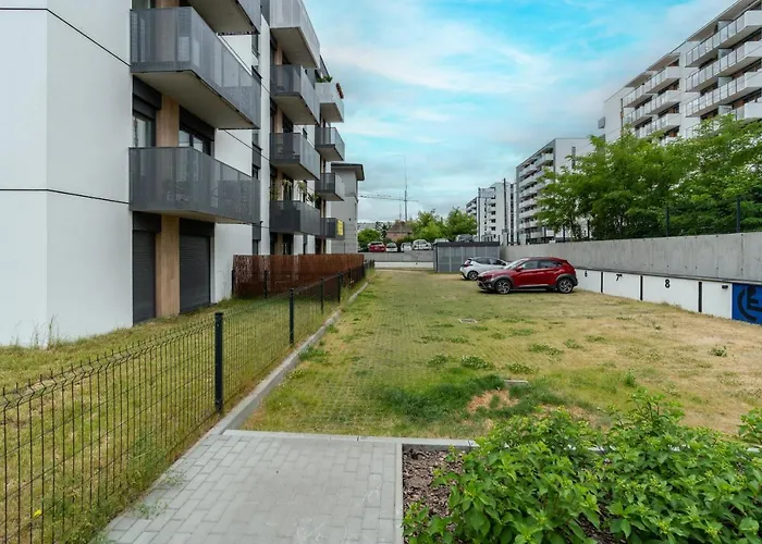 With Garden Dmowskiego 81 By Renters Poznań