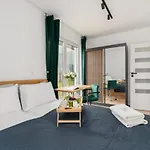 With Garden Dmowskiego 81 By Renters * Poznan