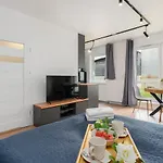Apartment With Garden Dmowskiego 81 By Renters Poznan