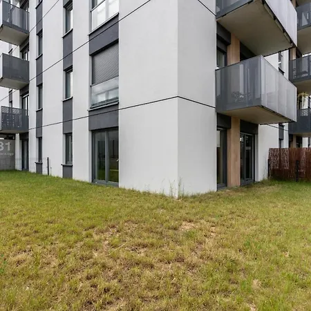 With Garden Dmowskiego 81 By Renters * Poznań