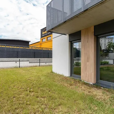 With Garden Dmowskiego 81 By Renters Apartment Poznan