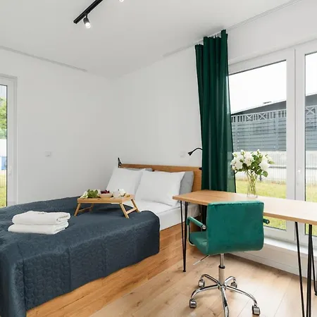 With Garden Dmowskiego 81 By Renters * Poznan