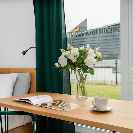 Apartment With Garden Dmowskiego 81 By Renters