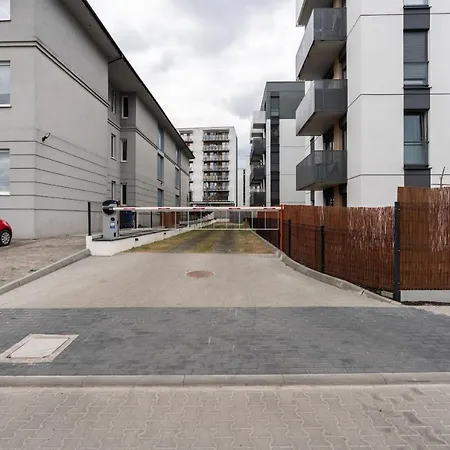 Apartment With Garden Dmowskiego 81 By Renters *