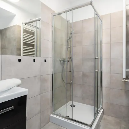 With Garden Dmowskiego 81 By Renters Apartament