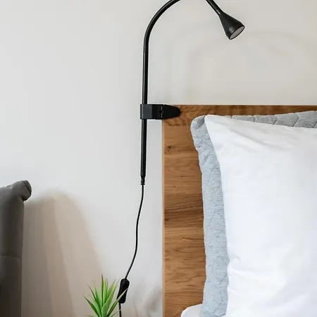 With Garden Dmowskiego 81 By Renters 아파트 *