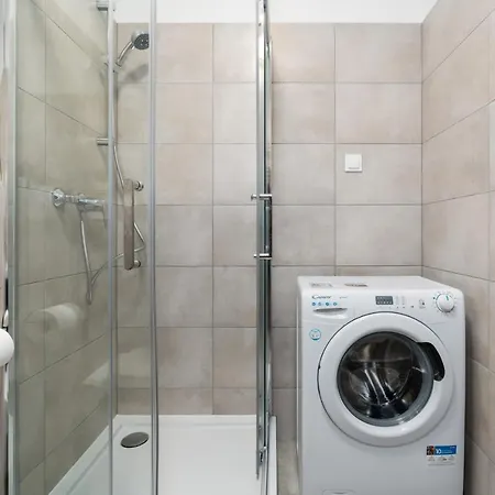 With Garden Dmowskiego 81 By Renters Apartment Poznan