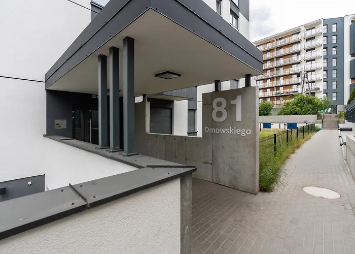 With Garden Dmowskiego 81 By Renters * Poznań